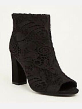 NWT Torrid Open Toe Black Lace Ankle Boots Bootie Womens Size 11